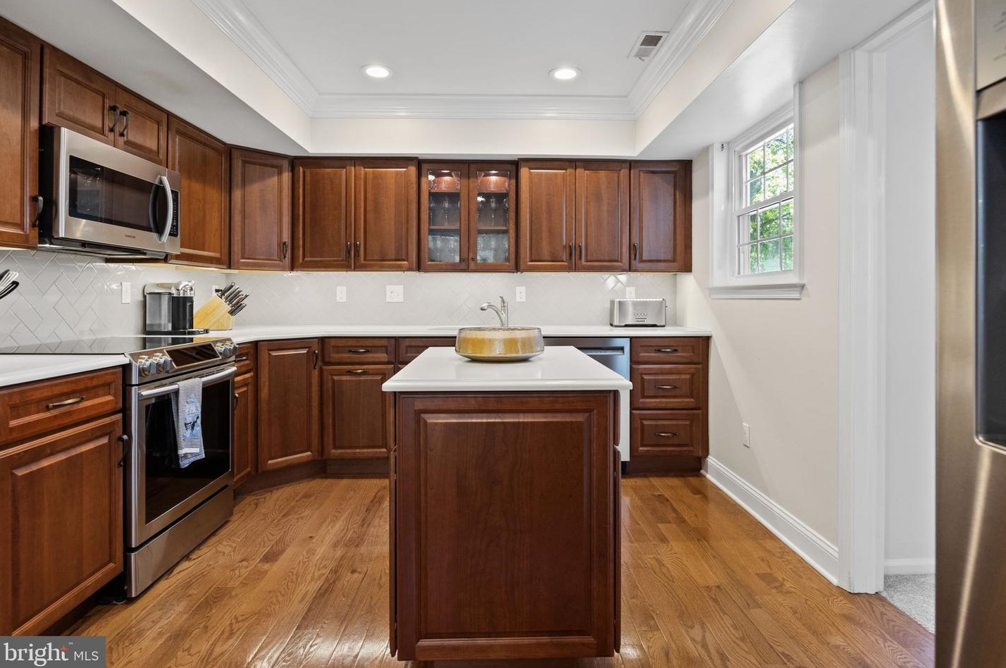 278 Burgundy Ln, Upper Makefield PA  18940-1666 exterior