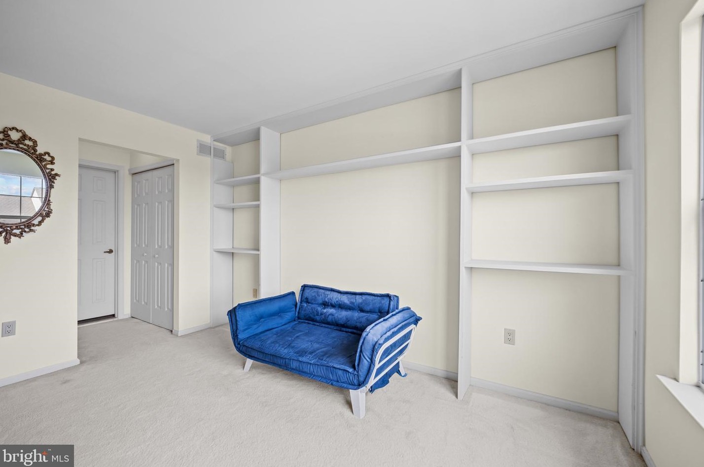 1 Laurel Cir, Upper Makefield PA  18940-3221 exterior