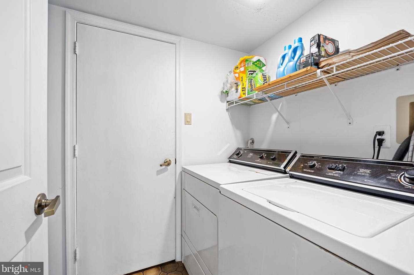 1 Laurel Cir, Upper Makefield PA  18940-3221 exterior