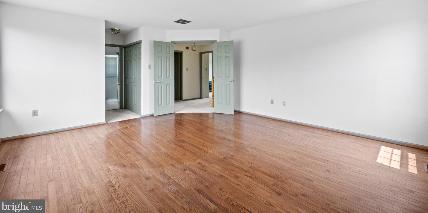 1 Laurel Cir, Upper Makefield PA  18940-3221 exterior