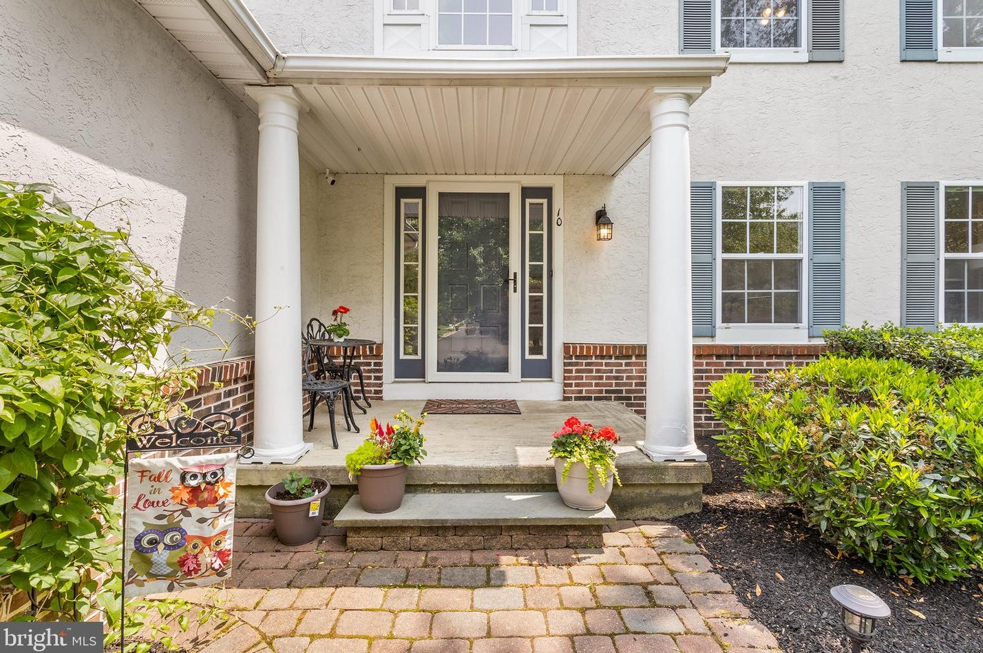 10 Chickory Pl, Upper Makefield PA  18940-1253 exterior