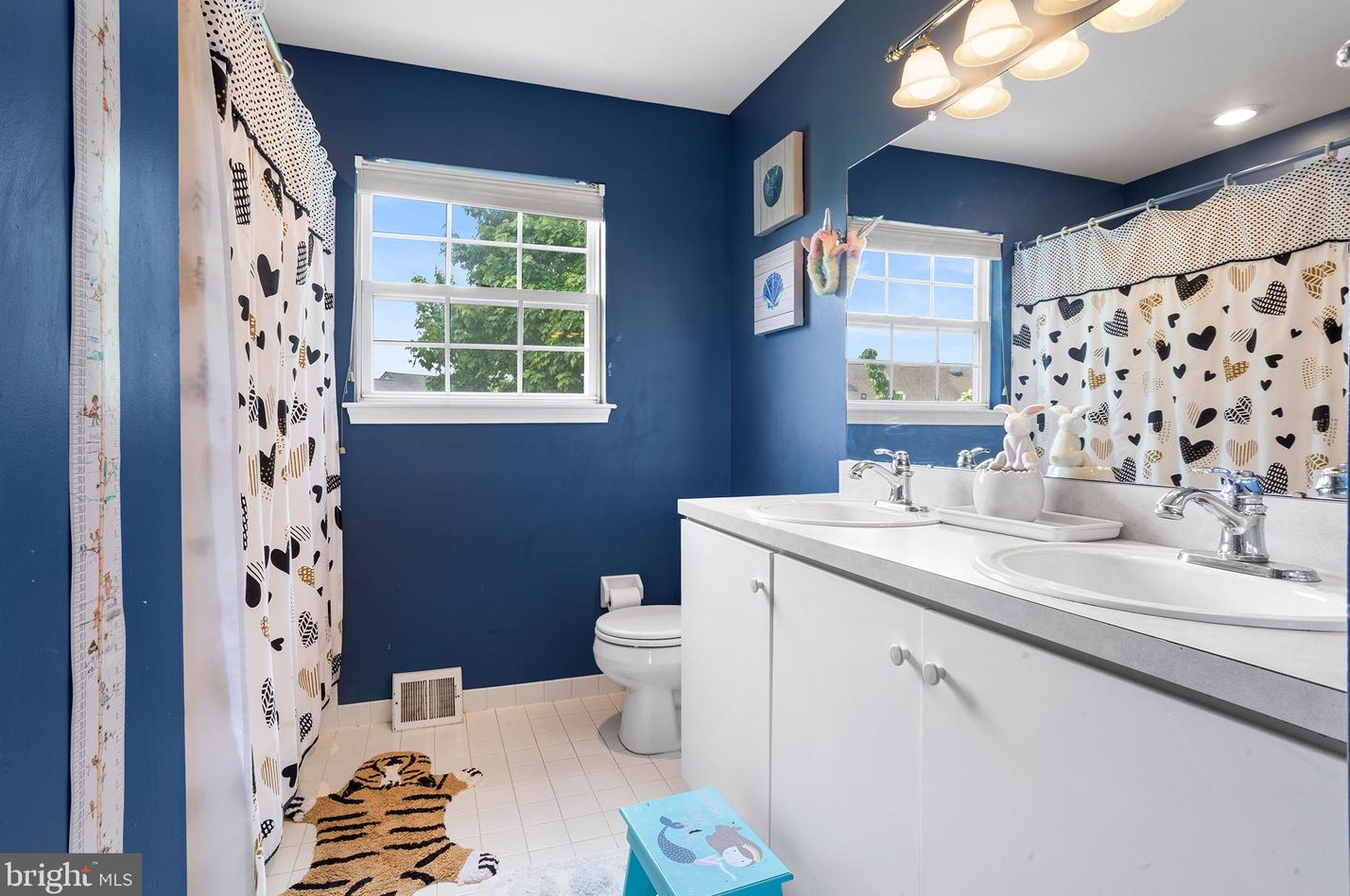 10 Chickory Pl, Upper Makefield PA  18940-1253 exterior