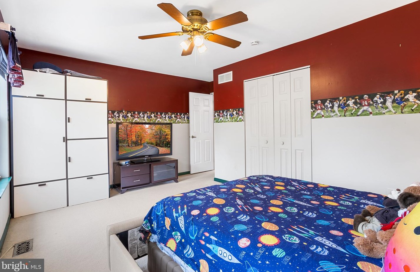 10 Chickory Pl, Upper Makefield PA  18940-1253 exterior