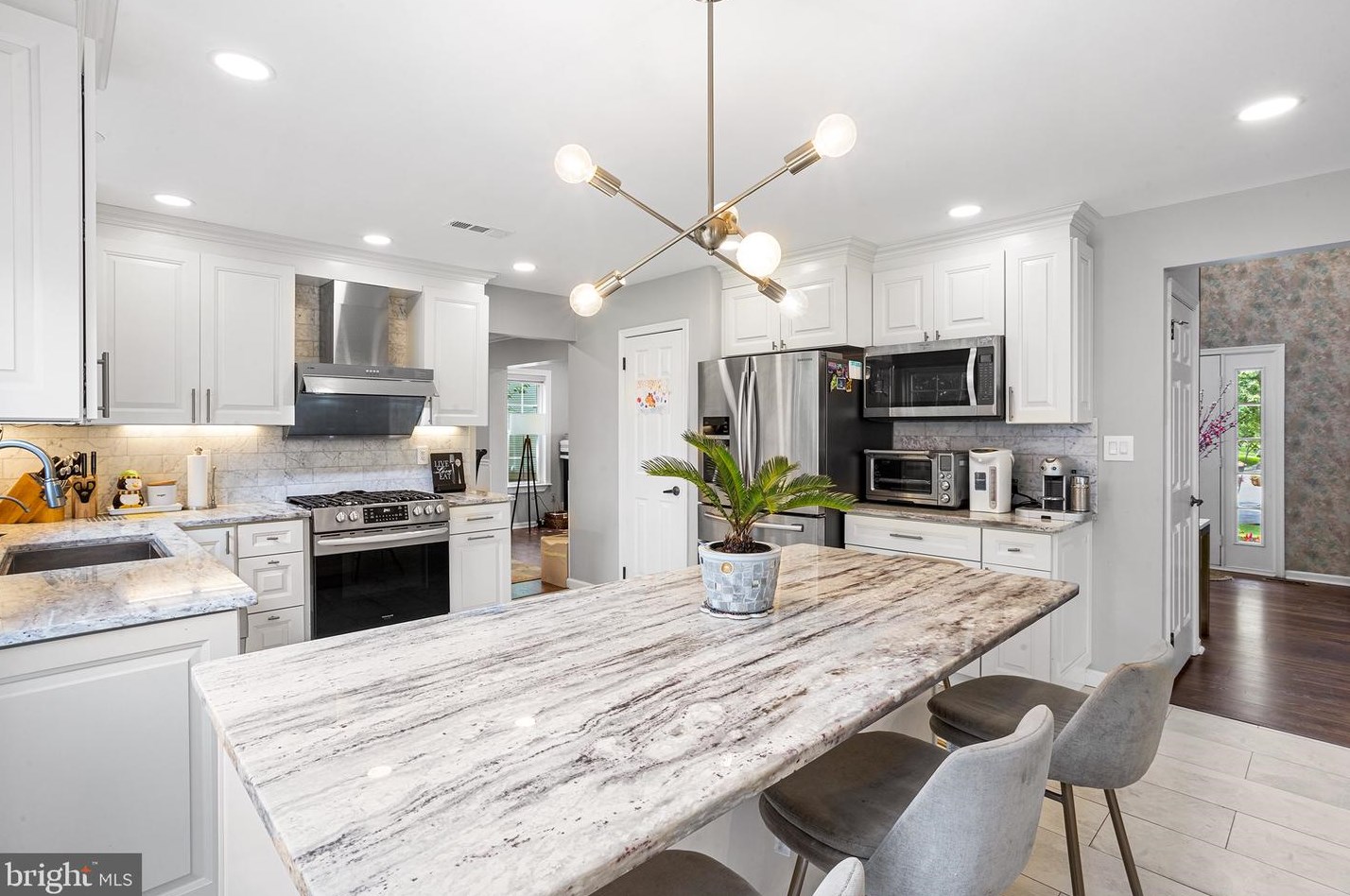 10 Chickory Pl, Upper Makefield PA  18940-1253 exterior