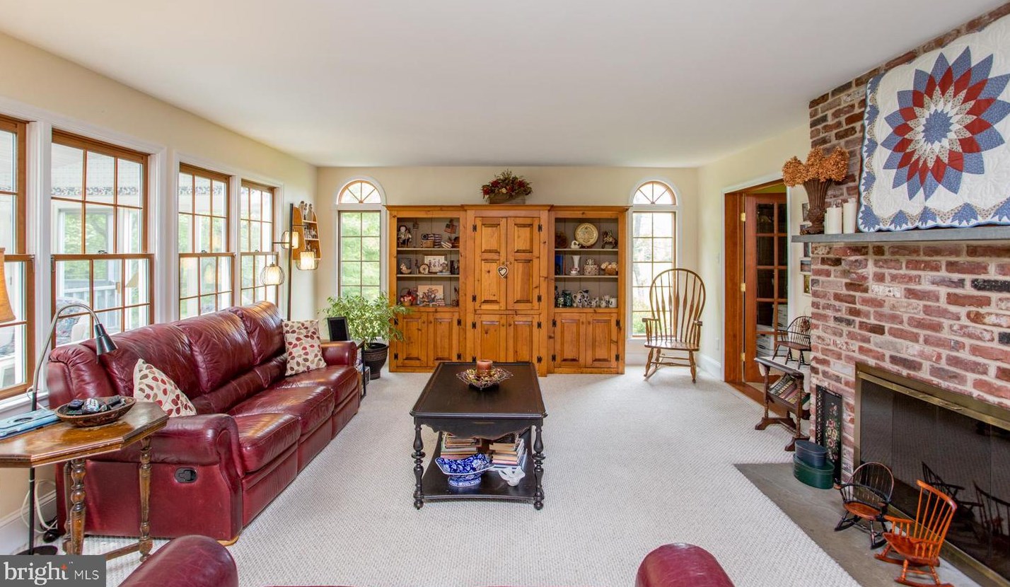 620 Schwenkmill Rd, Perkasie PA  18944-2248 exterior