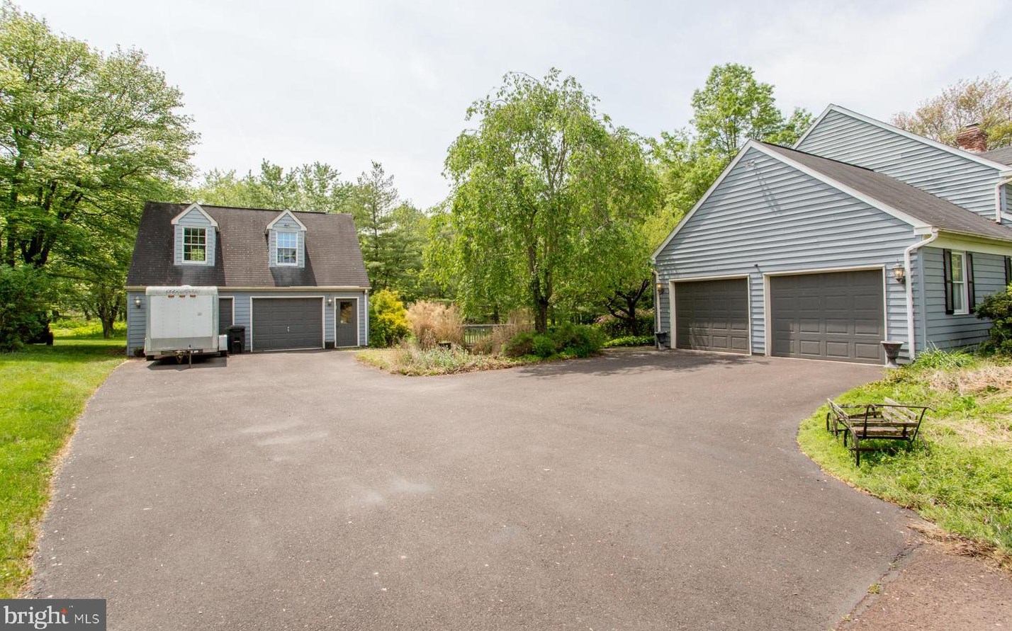 620 Schwenkmill Rd, Perkasie PA  18944-2248 exterior