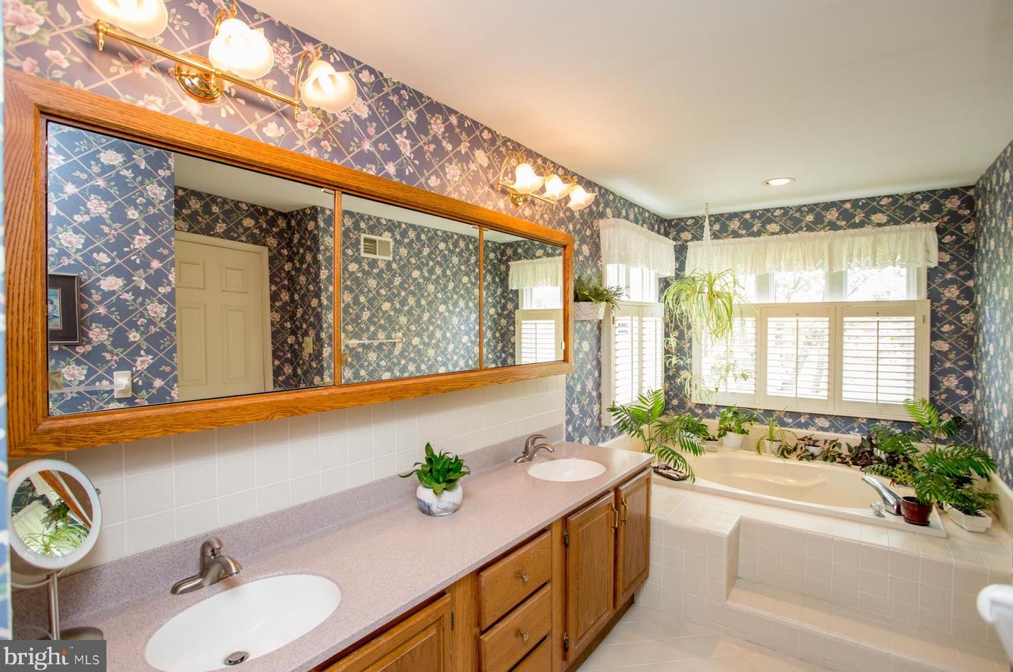 620 Schwenkmill Rd, Perkasie PA  18944-2248 exterior