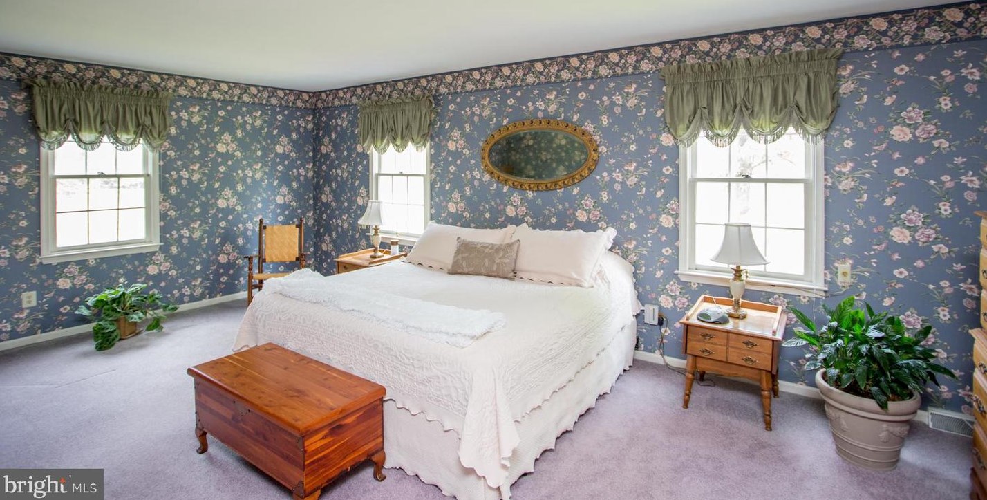 620 Schwenkmill Rd, Perkasie PA  18944-2248 exterior