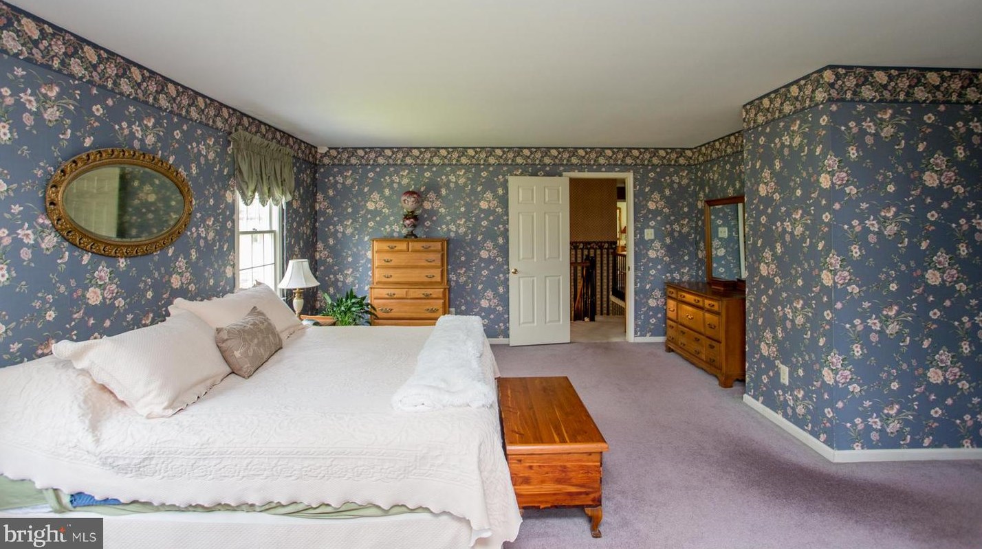 620 Schwenkmill Rd, Perkasie PA  18944-2248 exterior