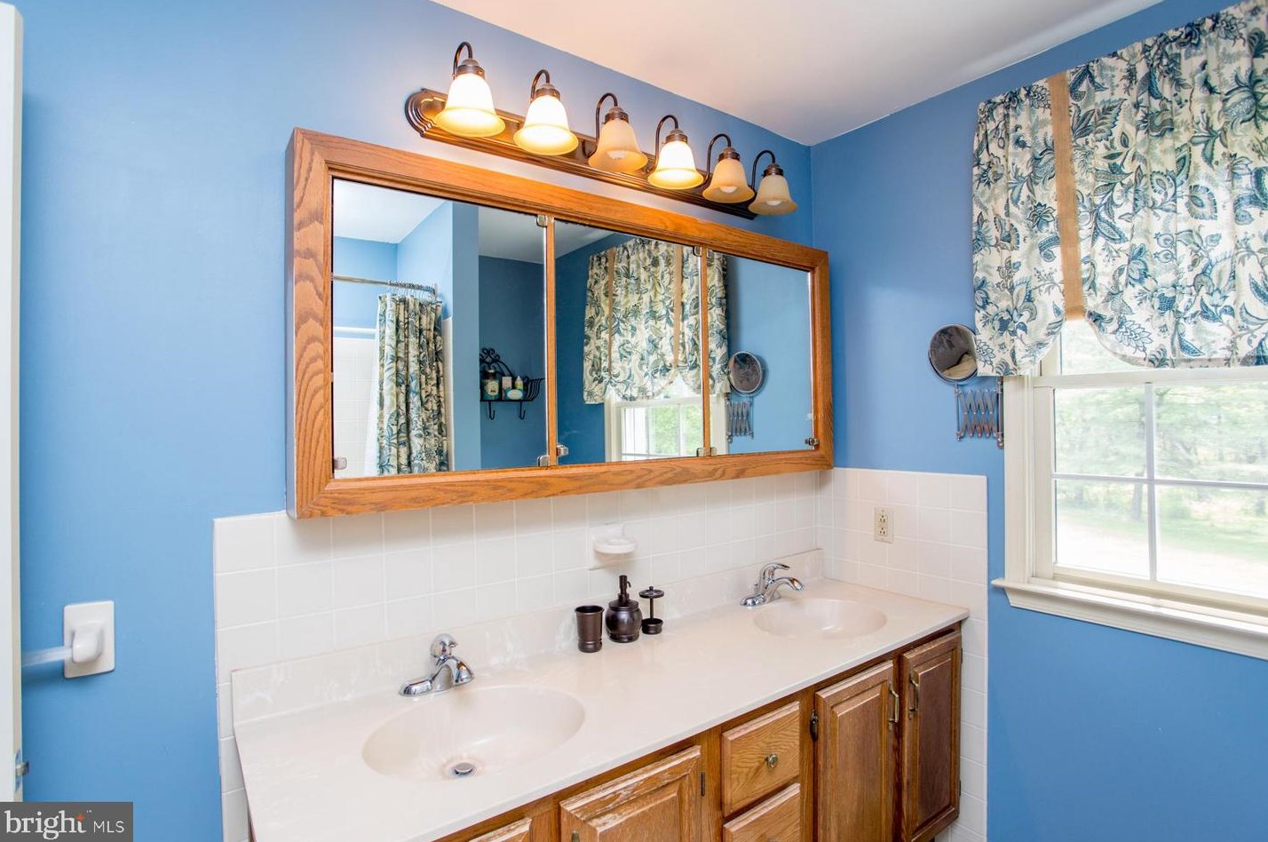 620 Schwenkmill Rd, Perkasie PA  18944-2248 exterior