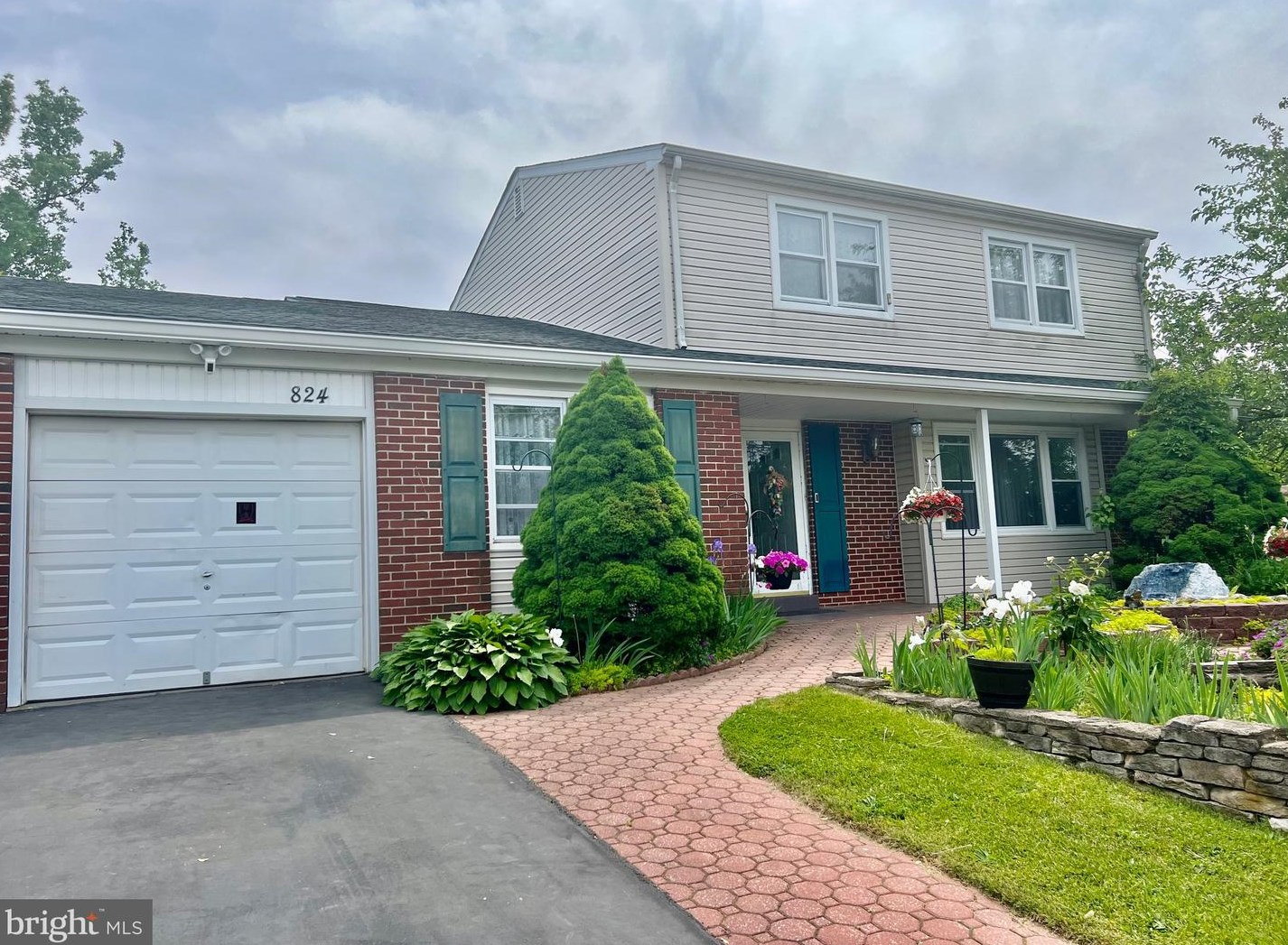 824 Hanford Rd, Fairless Hills, PA 19030