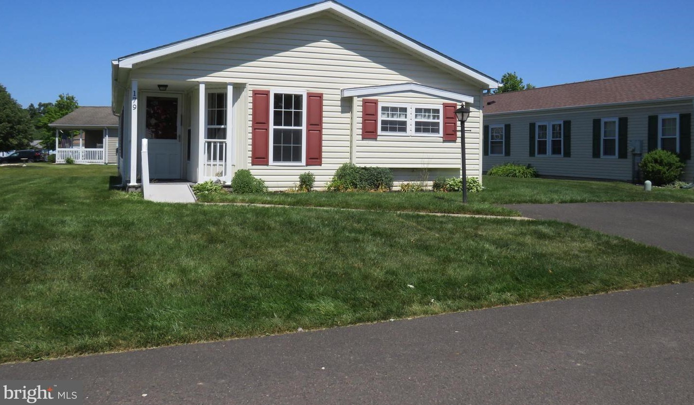 179 Grouse Cir, New Hope, PA 18938-1551