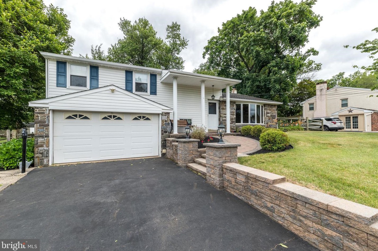 64 N Marmic Dr, Southampton, PA 18966