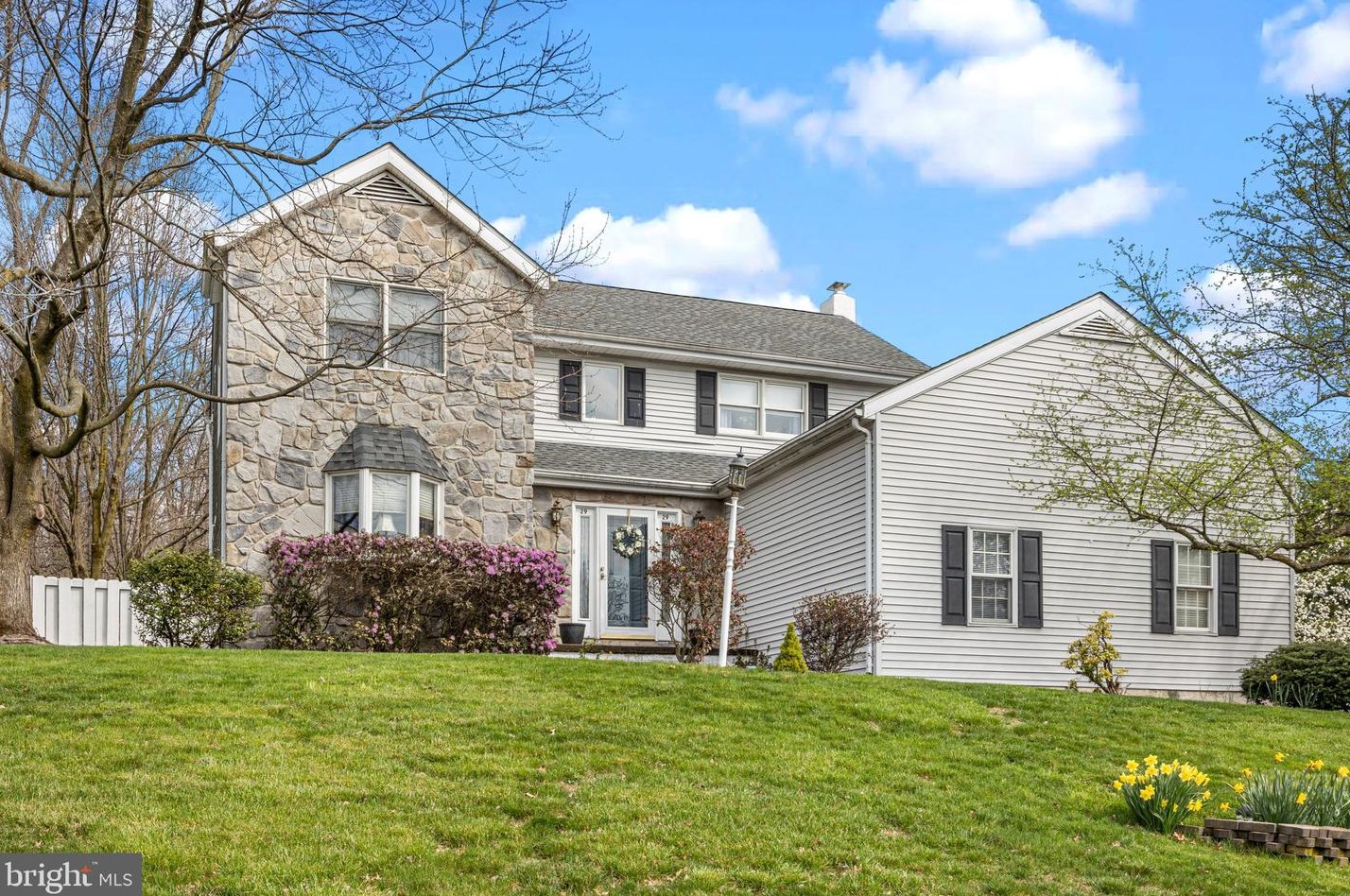 29 Stone Edge Rd, Sellersville, PA 18960-1962