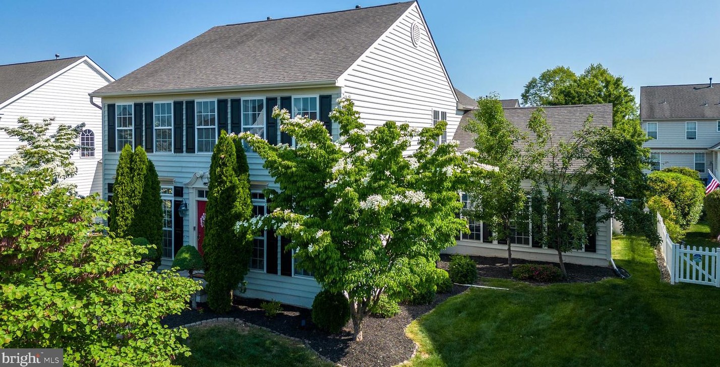212 Barnhill Rd, Perkasie, PA 18944-4415