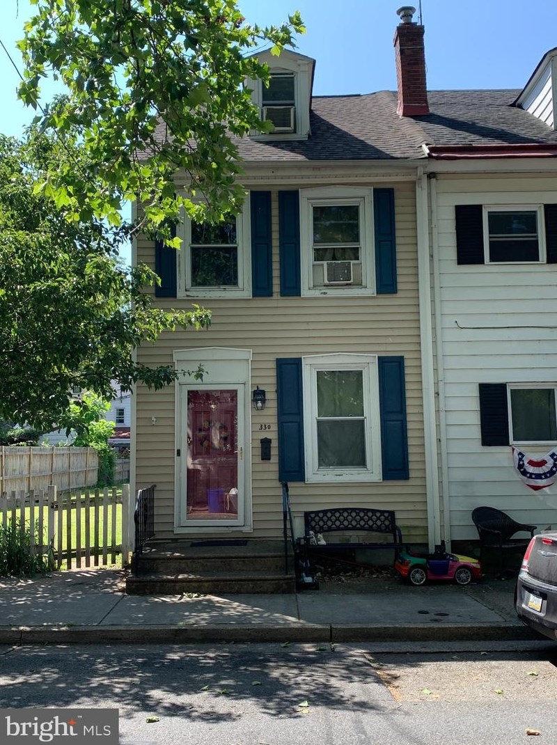 330 Cedar St, Edgely PA  19007-5002 exterior