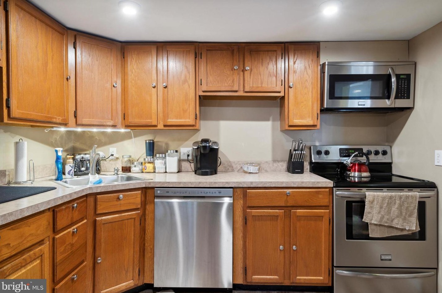 985 Oakland Ave, Langhorne, PA 19047-5724
