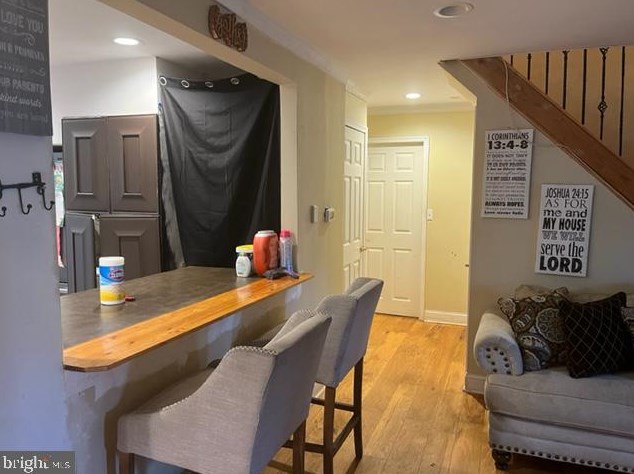 27 Viking Ln, Levittown, PA 19054-1025