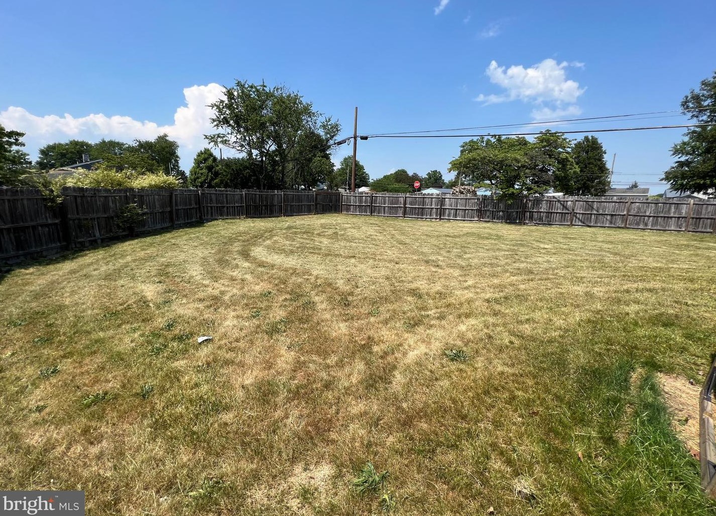 284 Dogwood Dr, Levittown PA  19055-1723 exterior