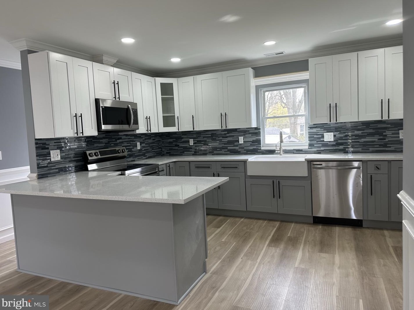 631 Woodward Ave, Langhorne PA  19047-5569 exterior