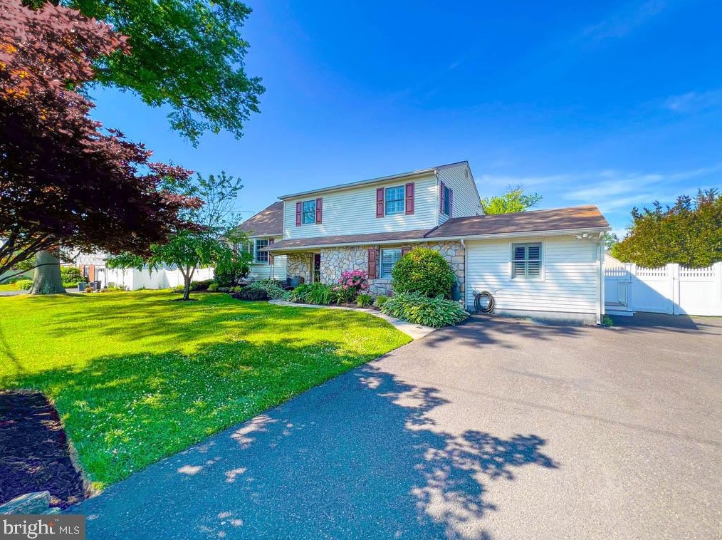 720 Clay Ave, Langhorne, PA 19047-5429