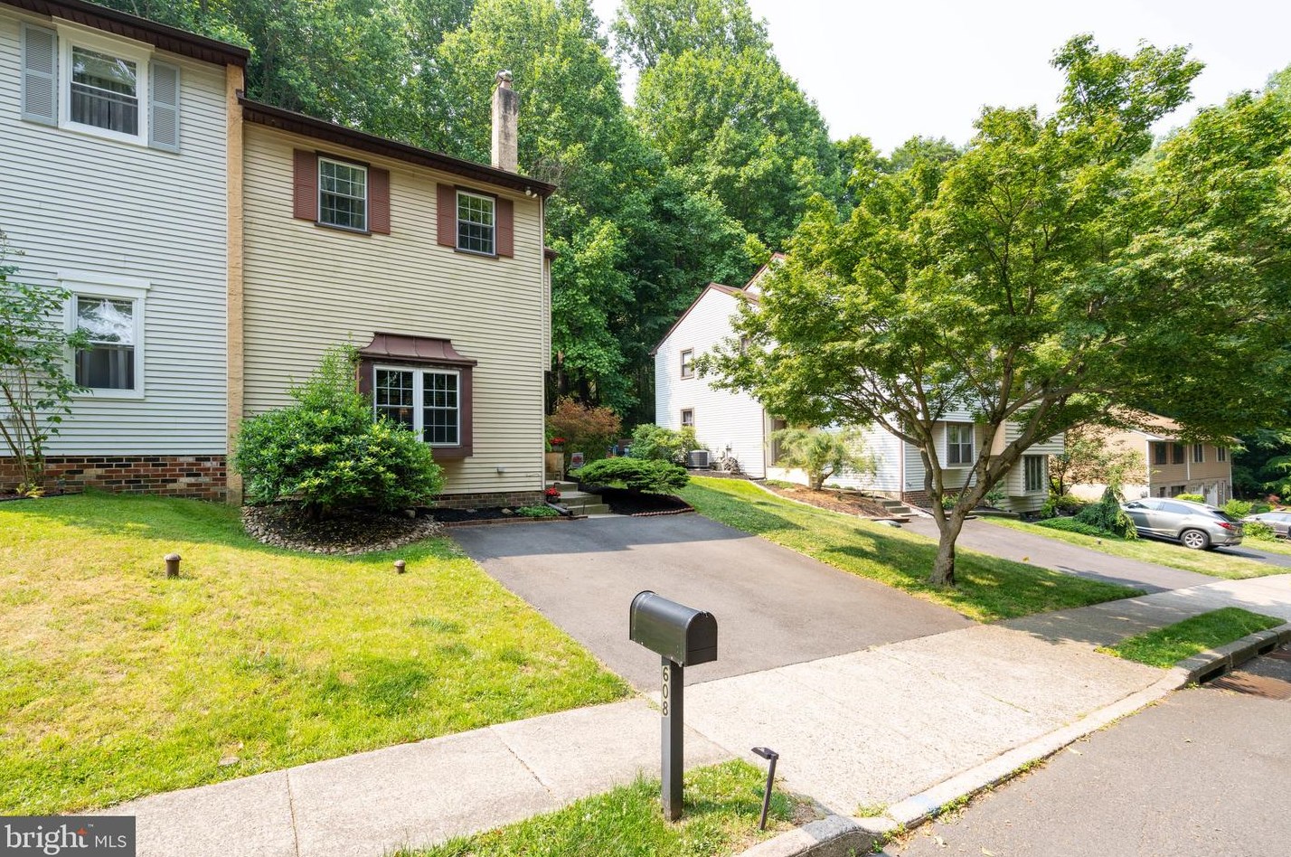 608 Valley Stream Cir, Langhorne, PA 19053-1940
