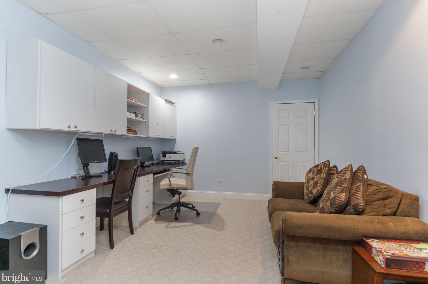 14 Wellington Rd, Upper Makefield PA  18940-2423 exterior