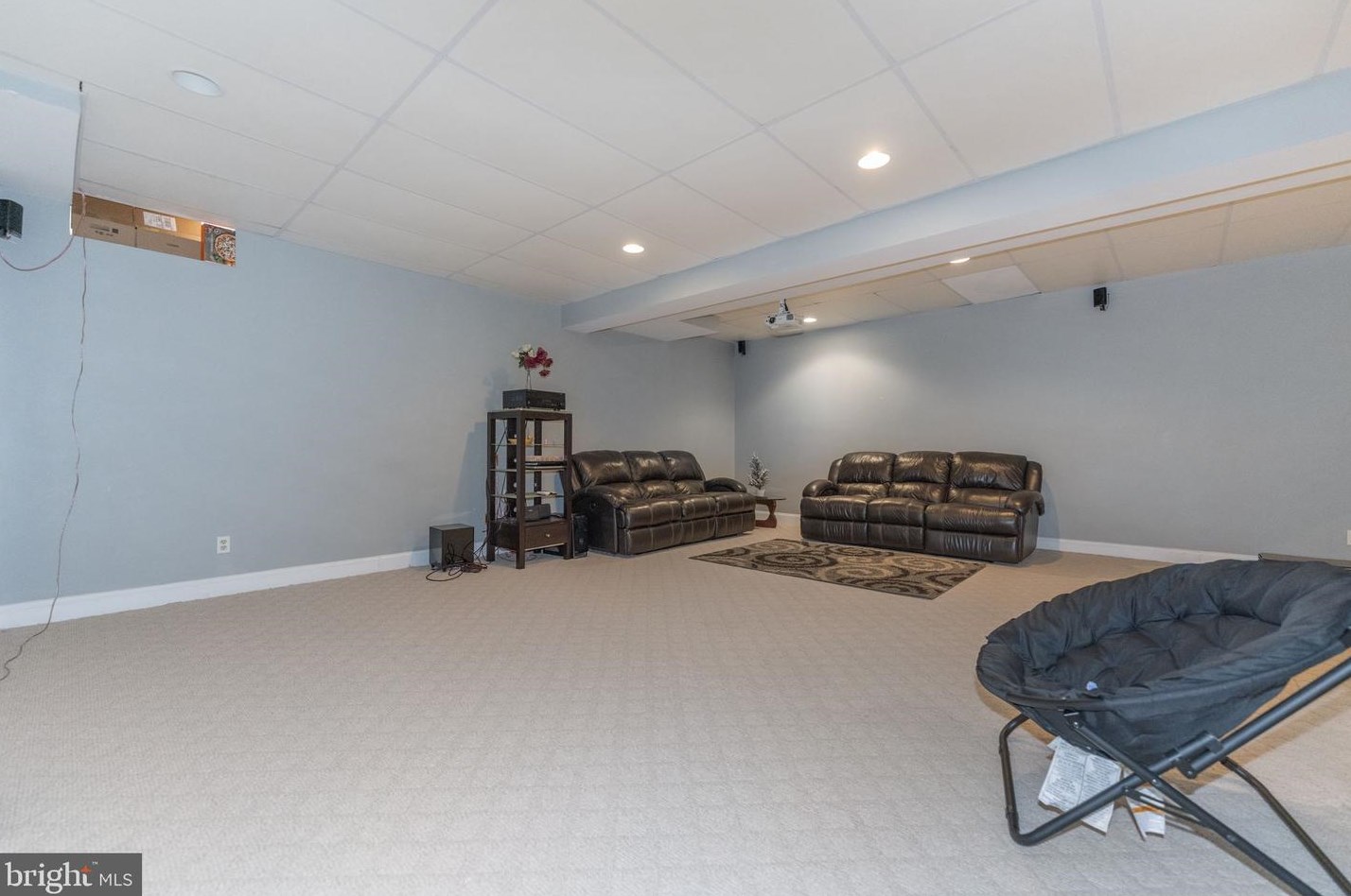 14 Wellington Rd, Upper Makefield PA  18940-2423 exterior