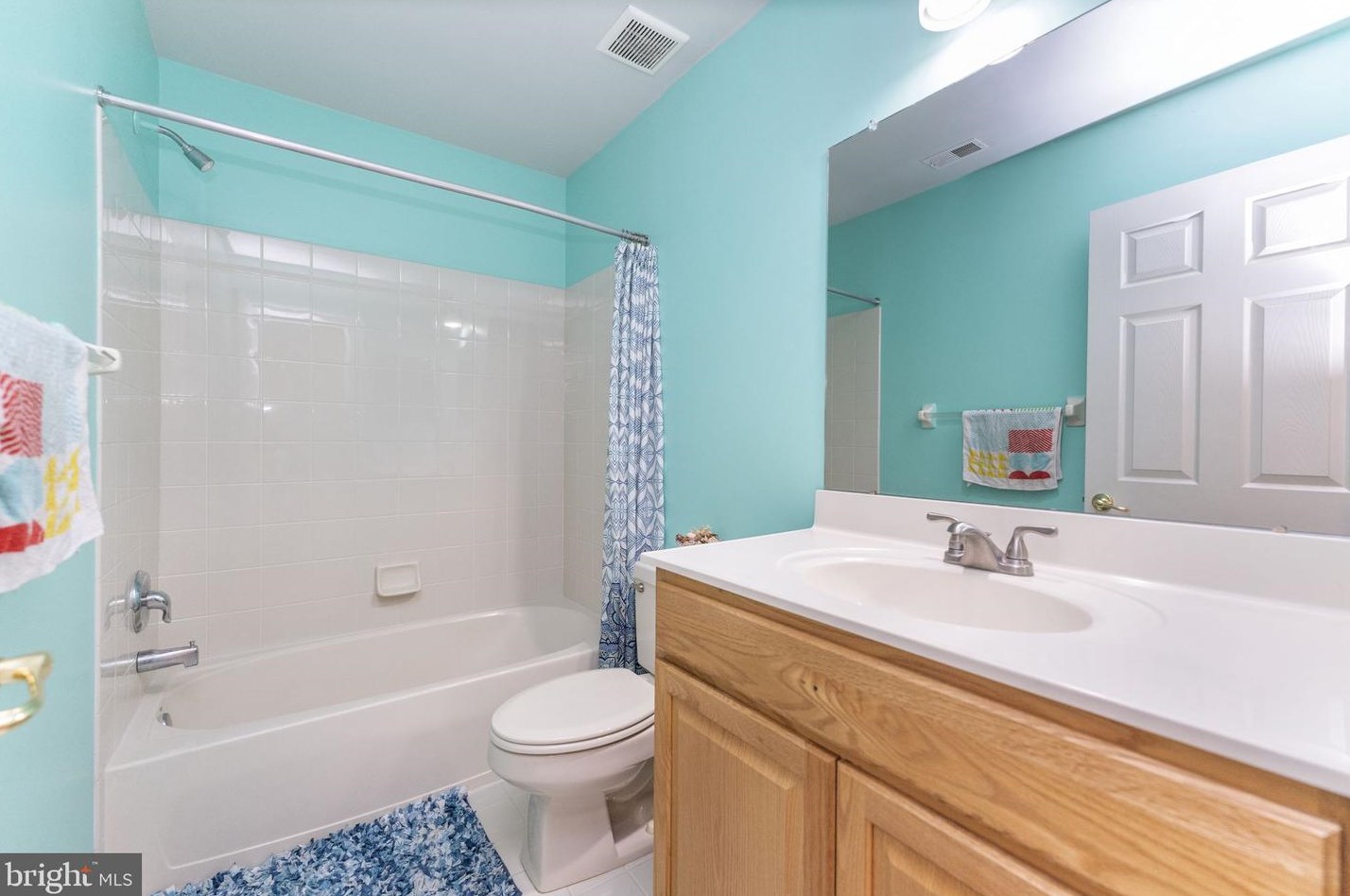 14 Wellington Rd, Upper Makefield PA  18940-2423 exterior