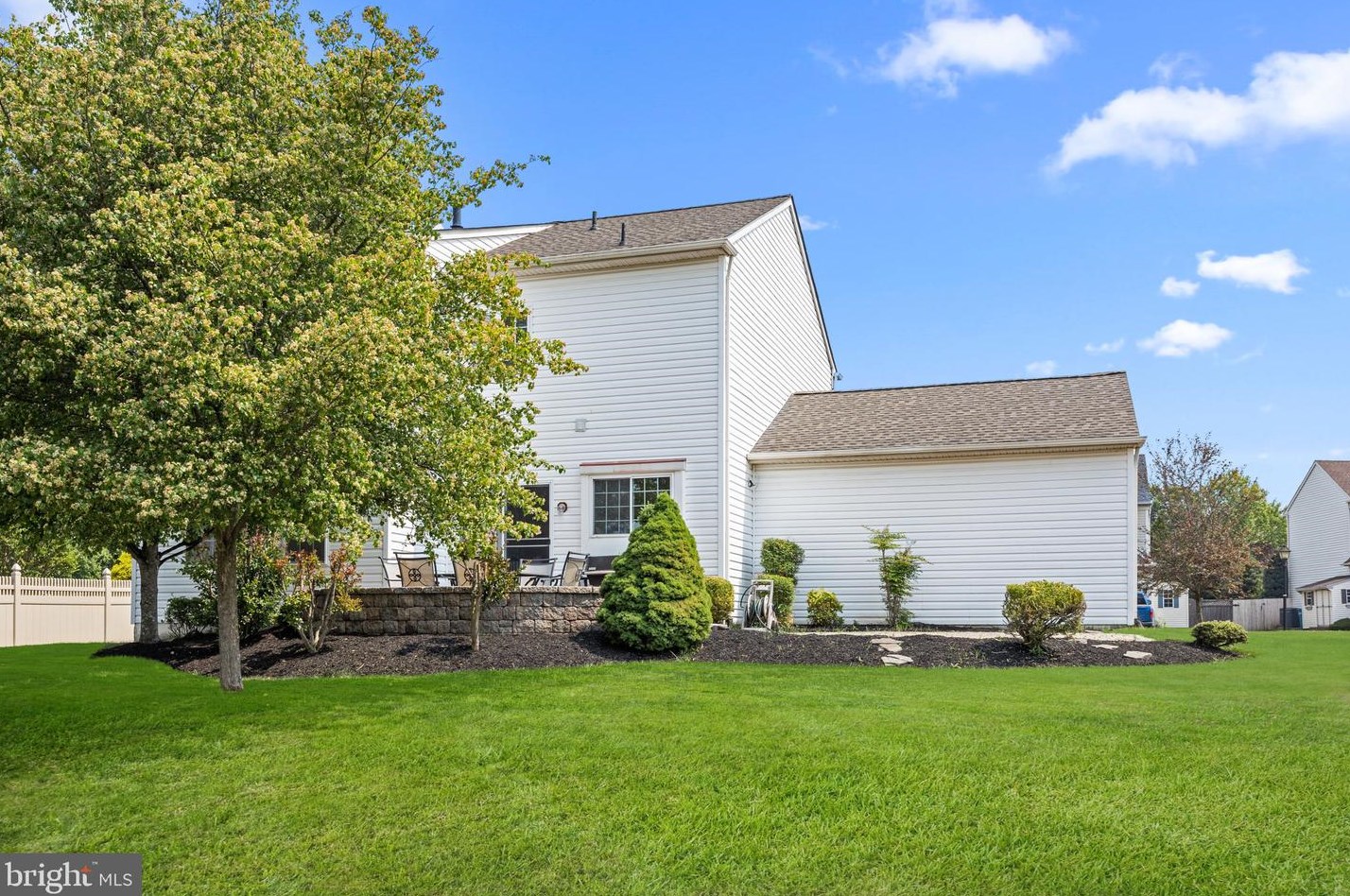 10 Eleanor Way, Upper Makefield PA  18940-4222 exterior