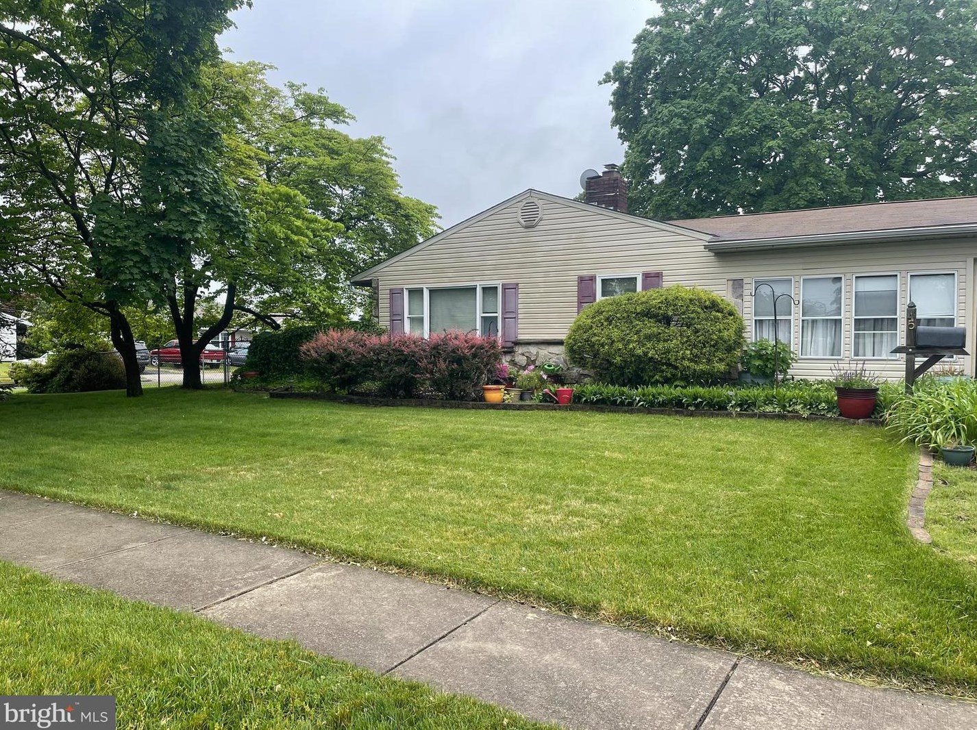 45 Post Ln, Levittown, PA 19054-3621