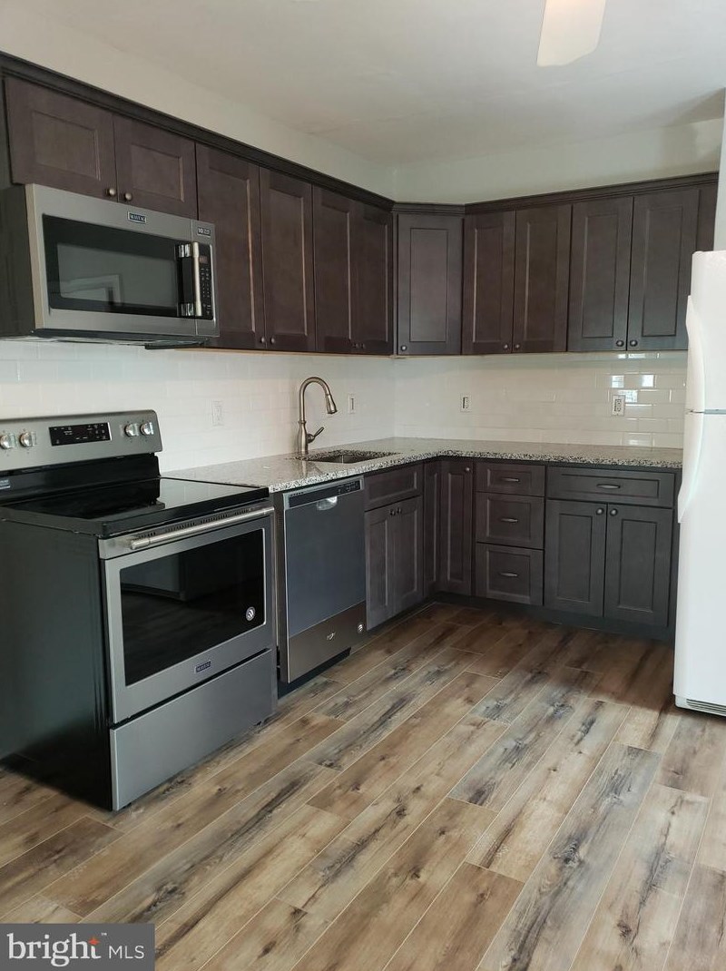 26 N Main St, Chalfont, PA 18914
