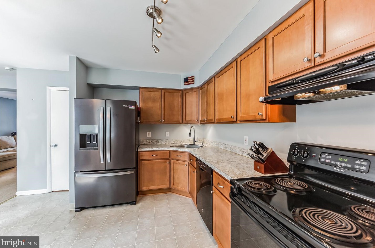 13 Grv Cir, Sellersville PA  18960-1562 exterior