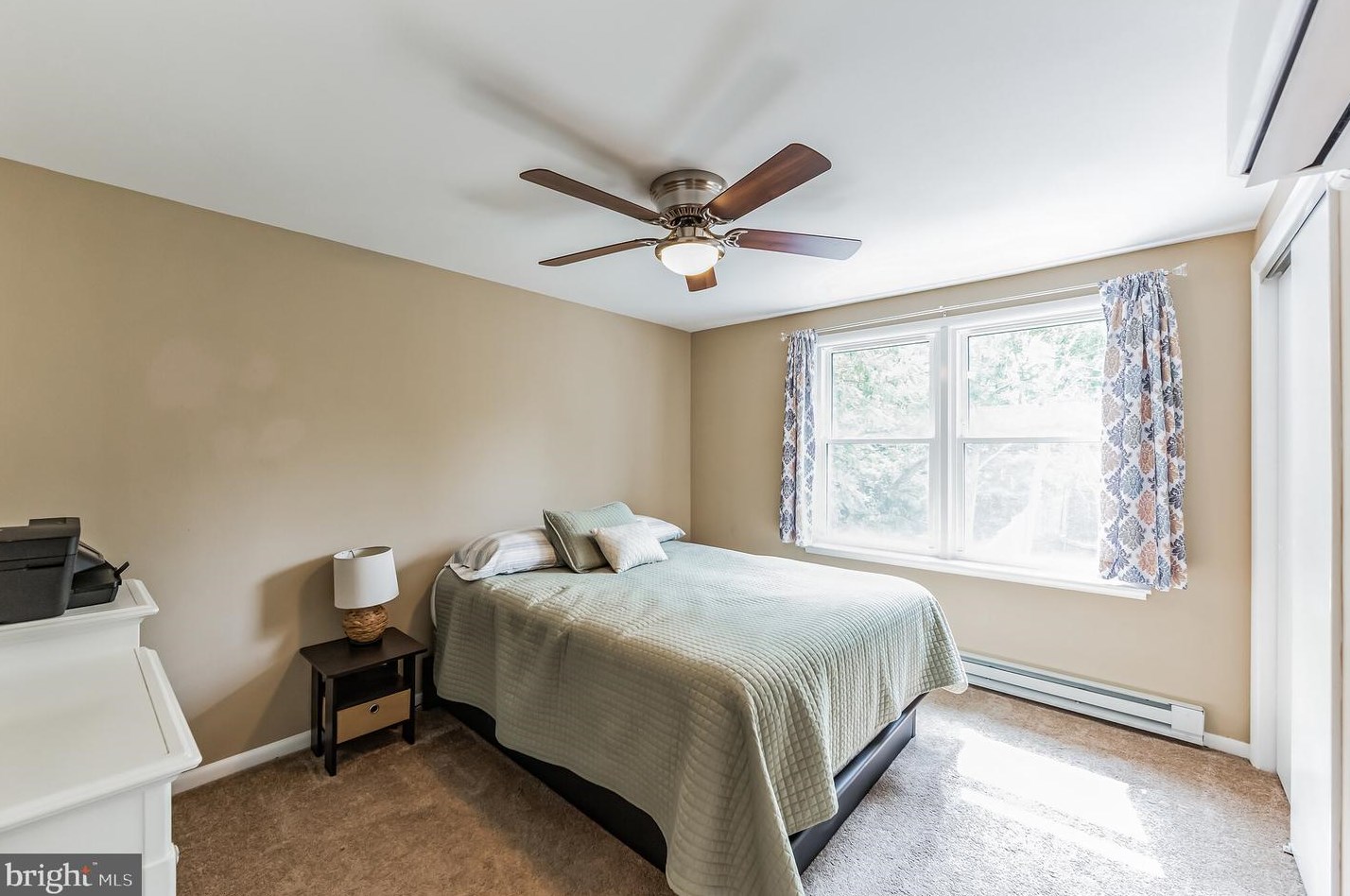 13 Grv Cir, Sellersville PA  18960-1562 exterior