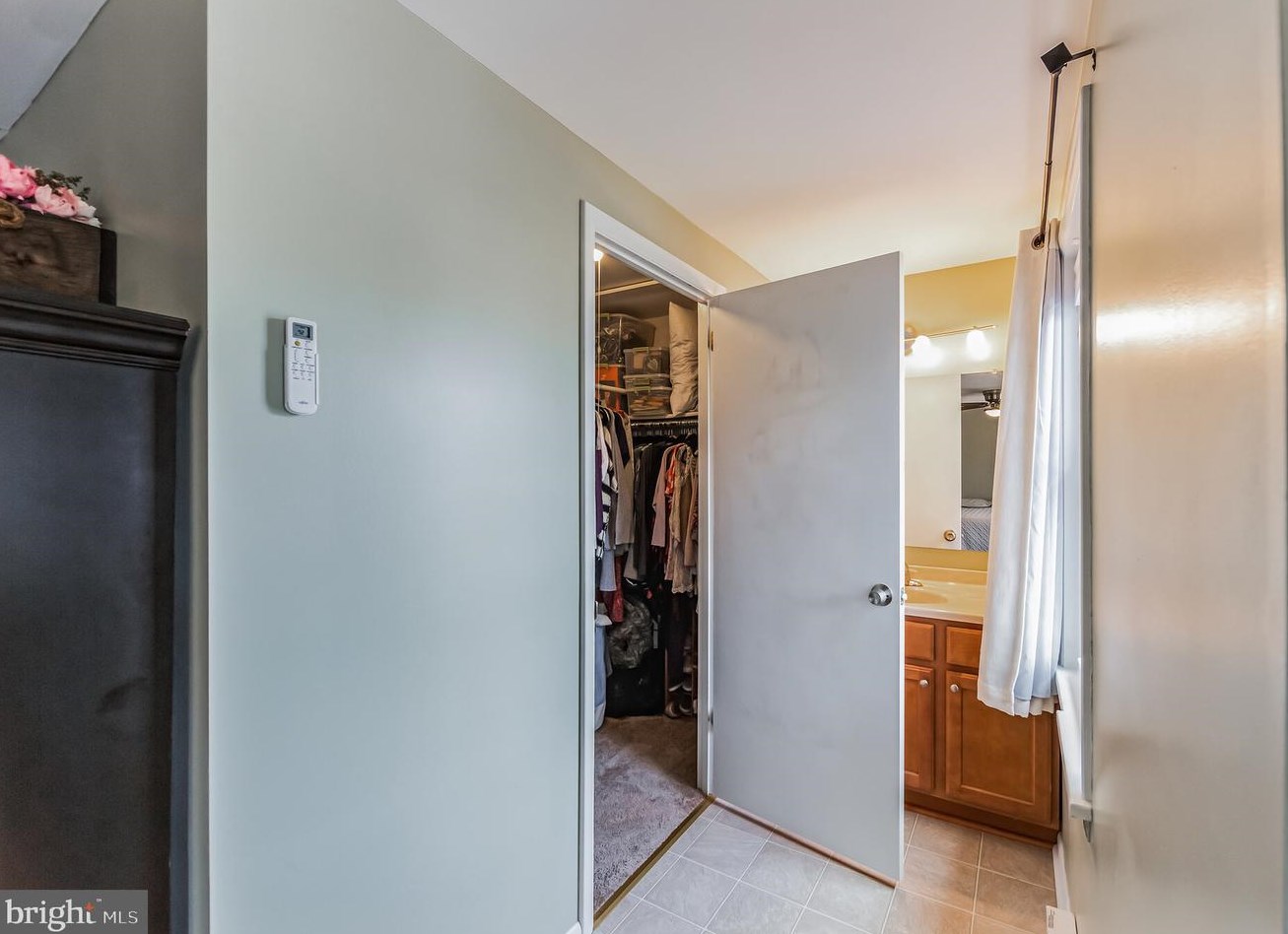 13 Grv Cir, Sellersville PA  18960-1562 exterior