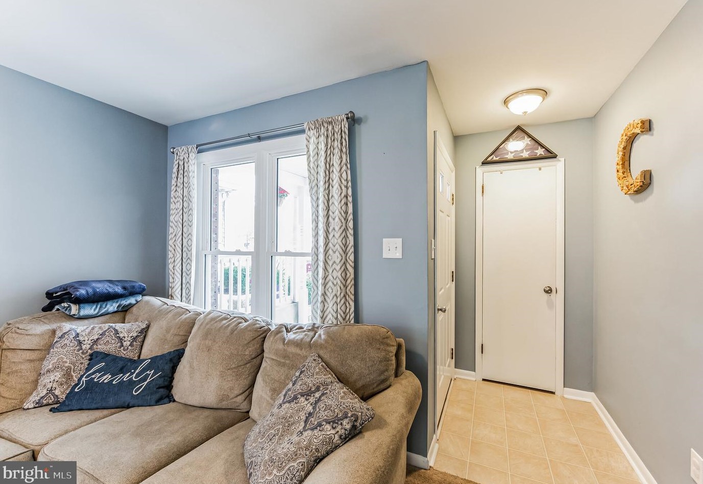 13 Grove Cir, Sellersville PA  18960-1562 exterior