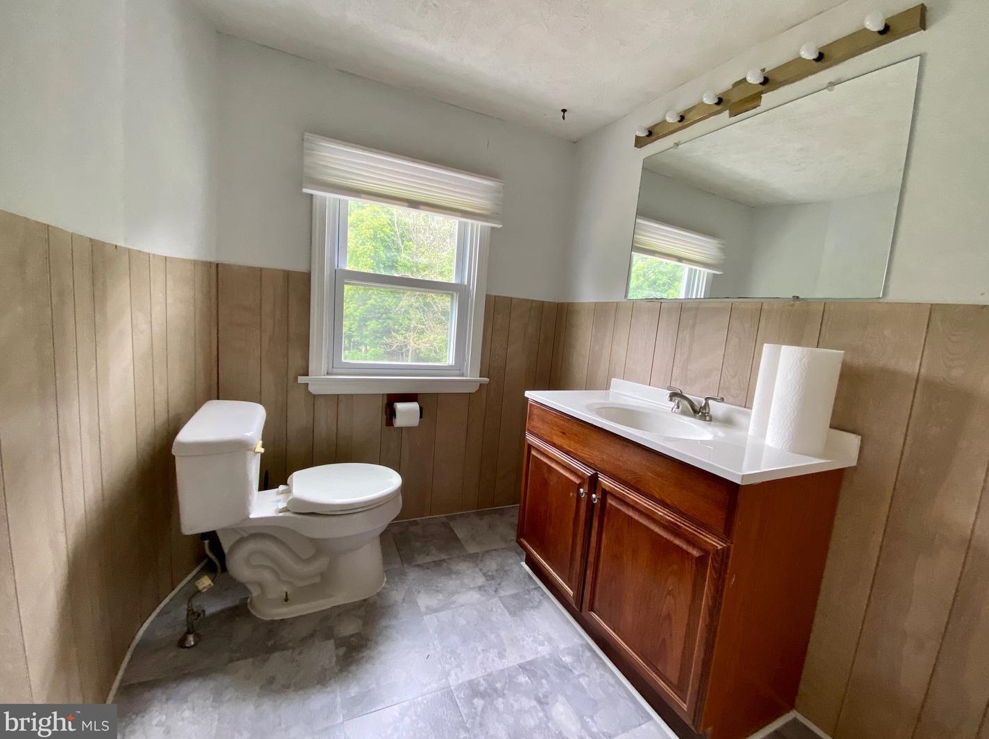 844 Maple Dr, Southampton PA 18966-4208 exterior