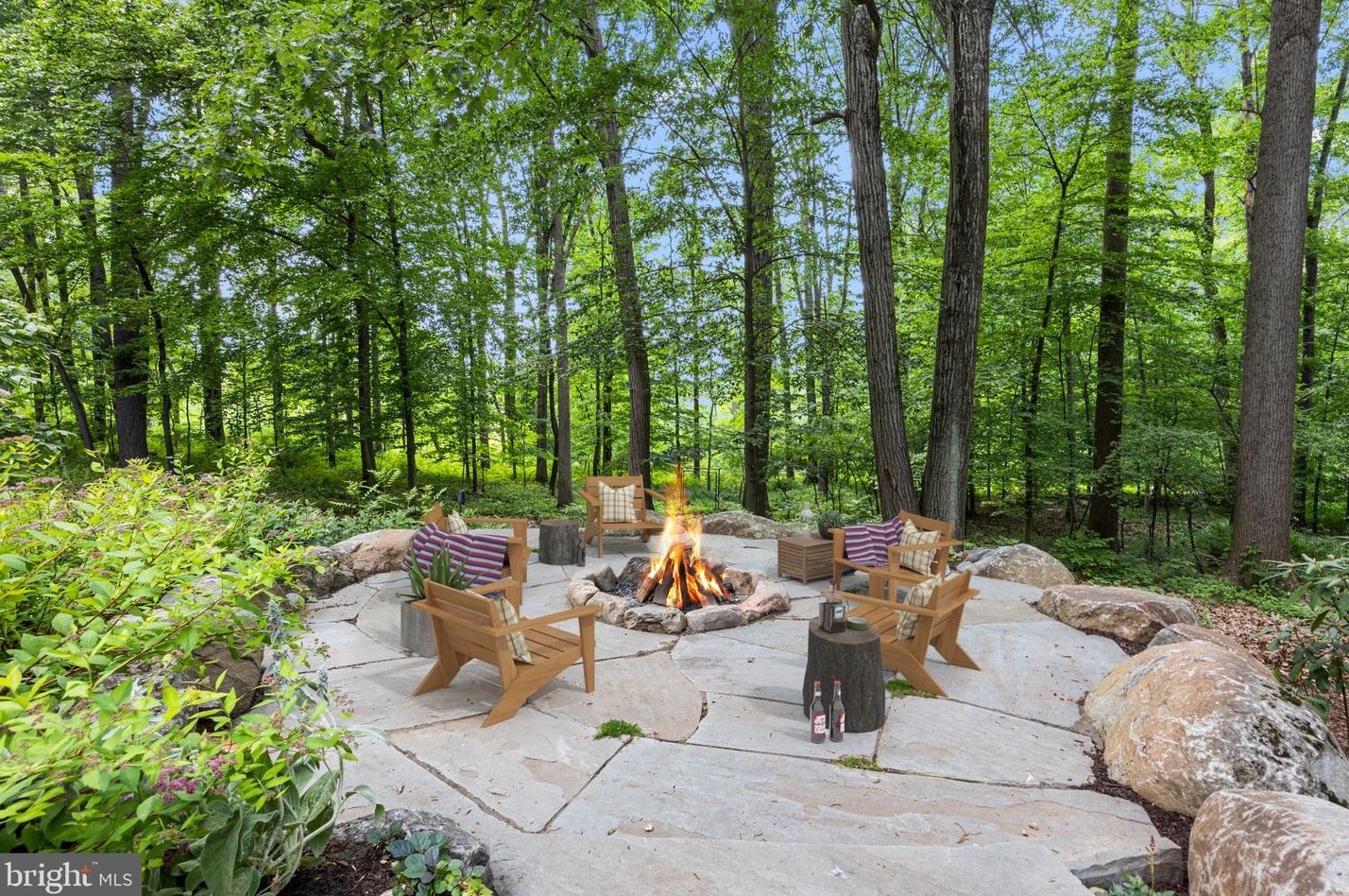 6975 Upper York Rd, New Hope PA  18938-9510 exterior