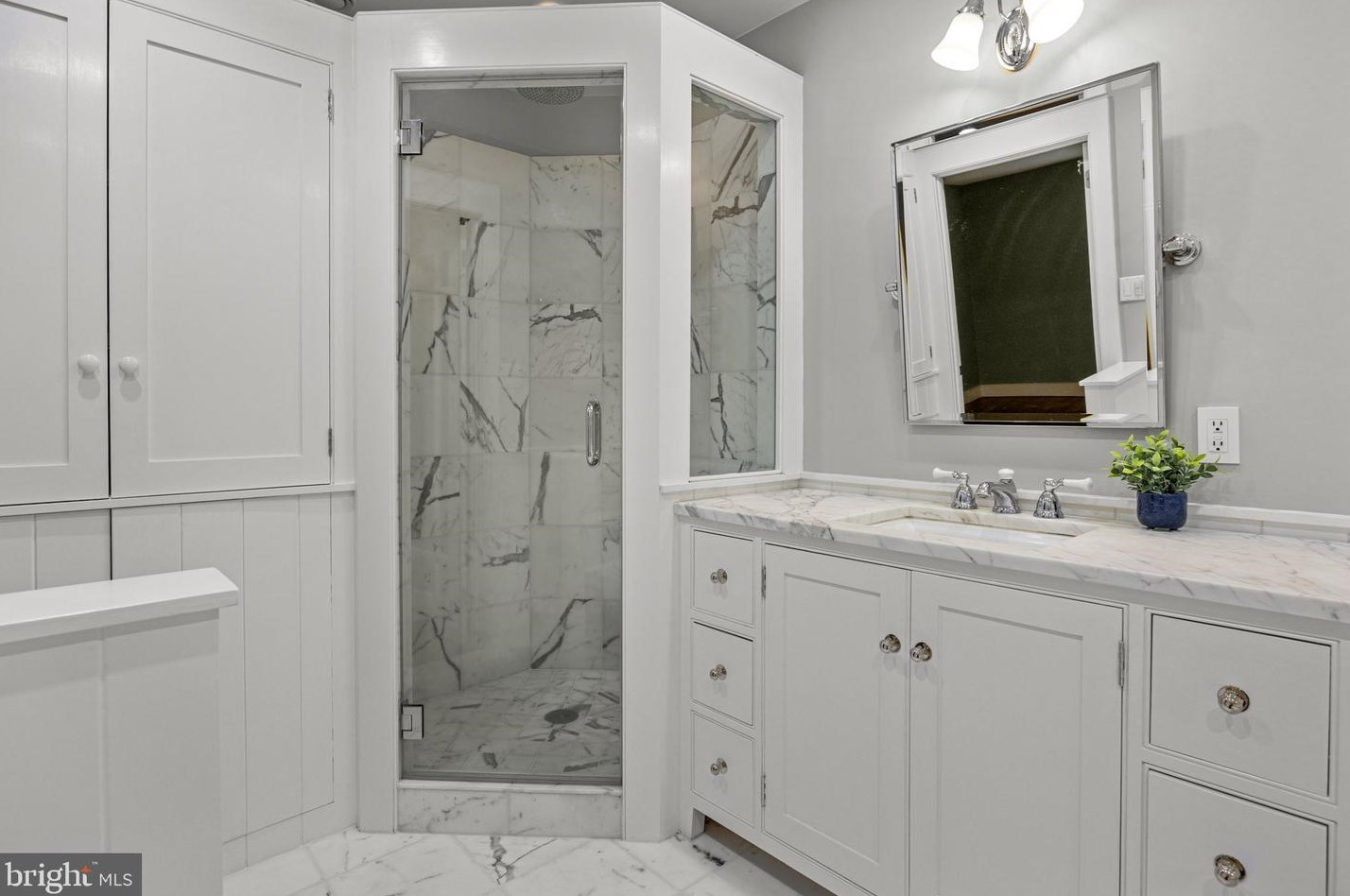 6975 Upper York Rd, New Hope PA  18938-9510 exterior