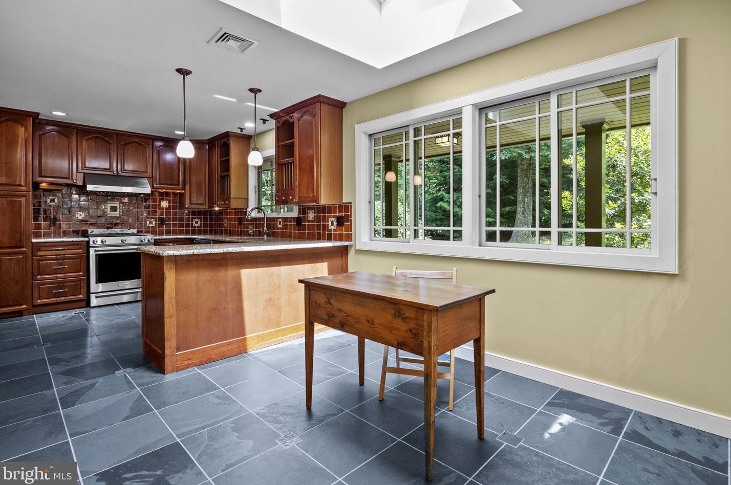 6975 Upper York Rd, New Hope PA  18938-9510 exterior