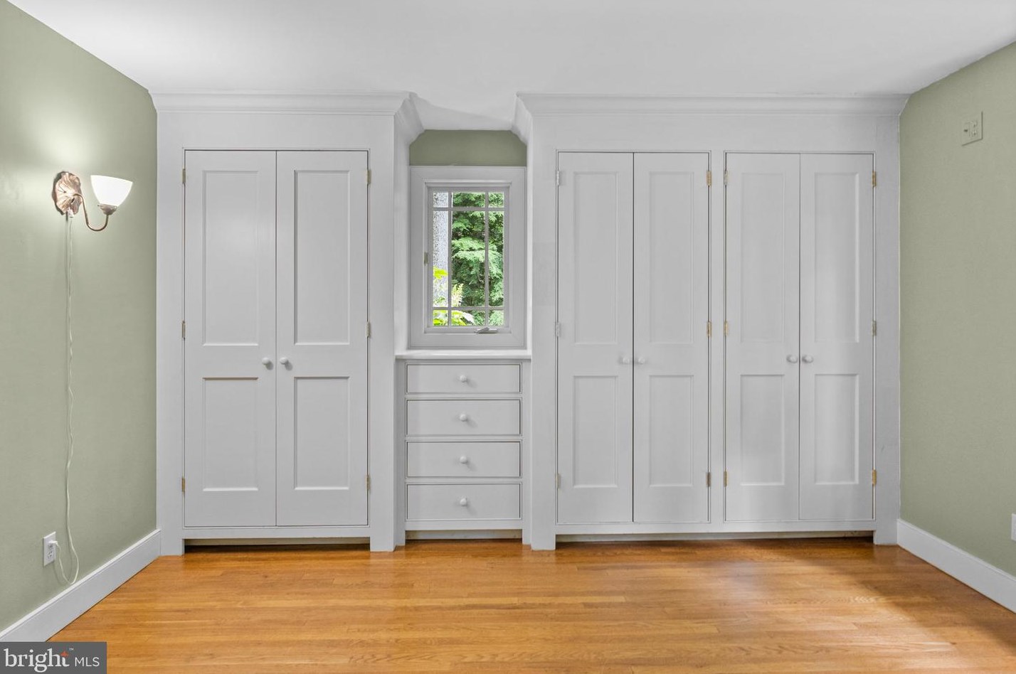 6975 Upper York Rd, New Hope PA  18938-9510 exterior