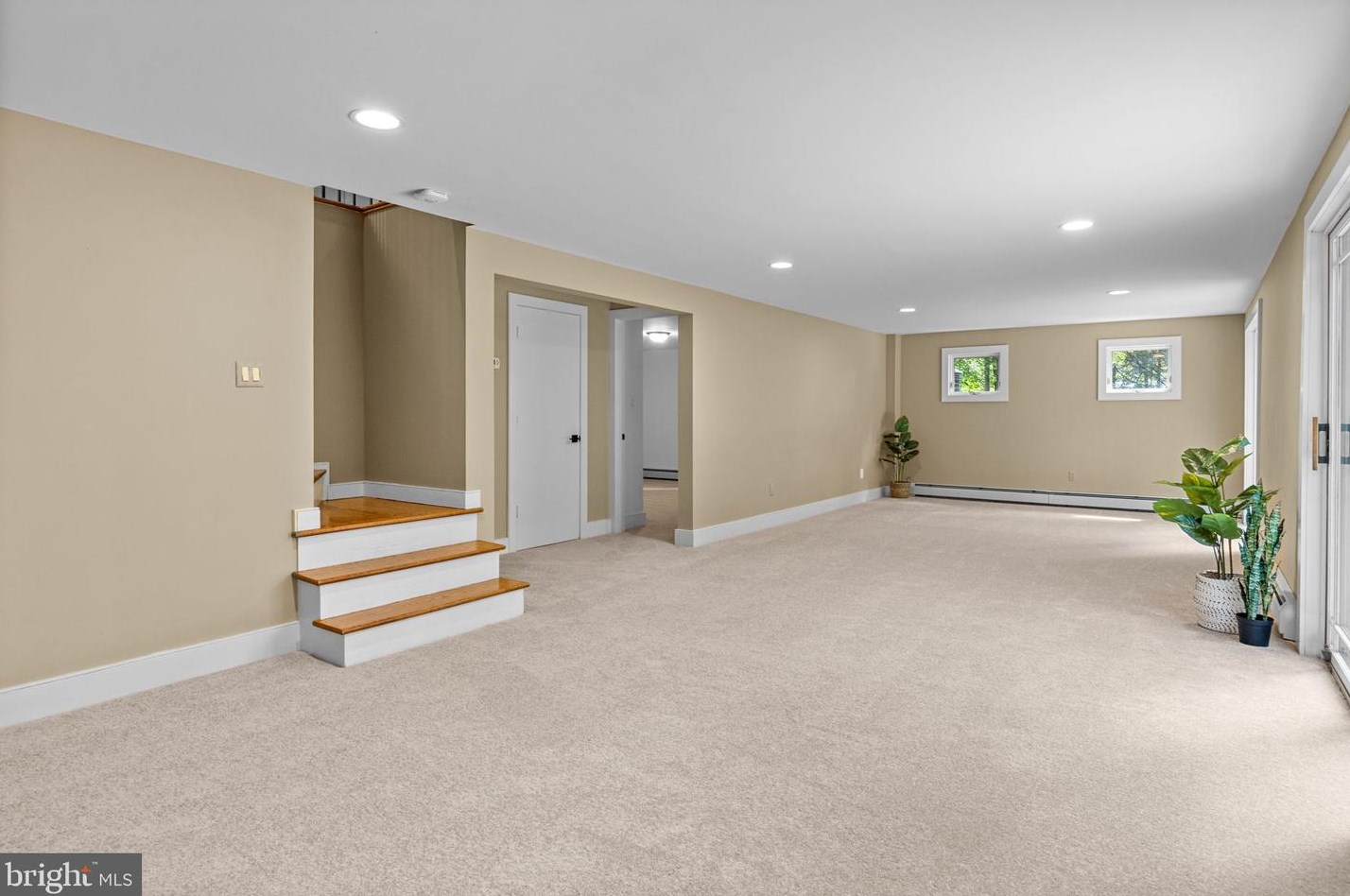 6975 Upper York Rd, New Hope PA  18938-9510 exterior