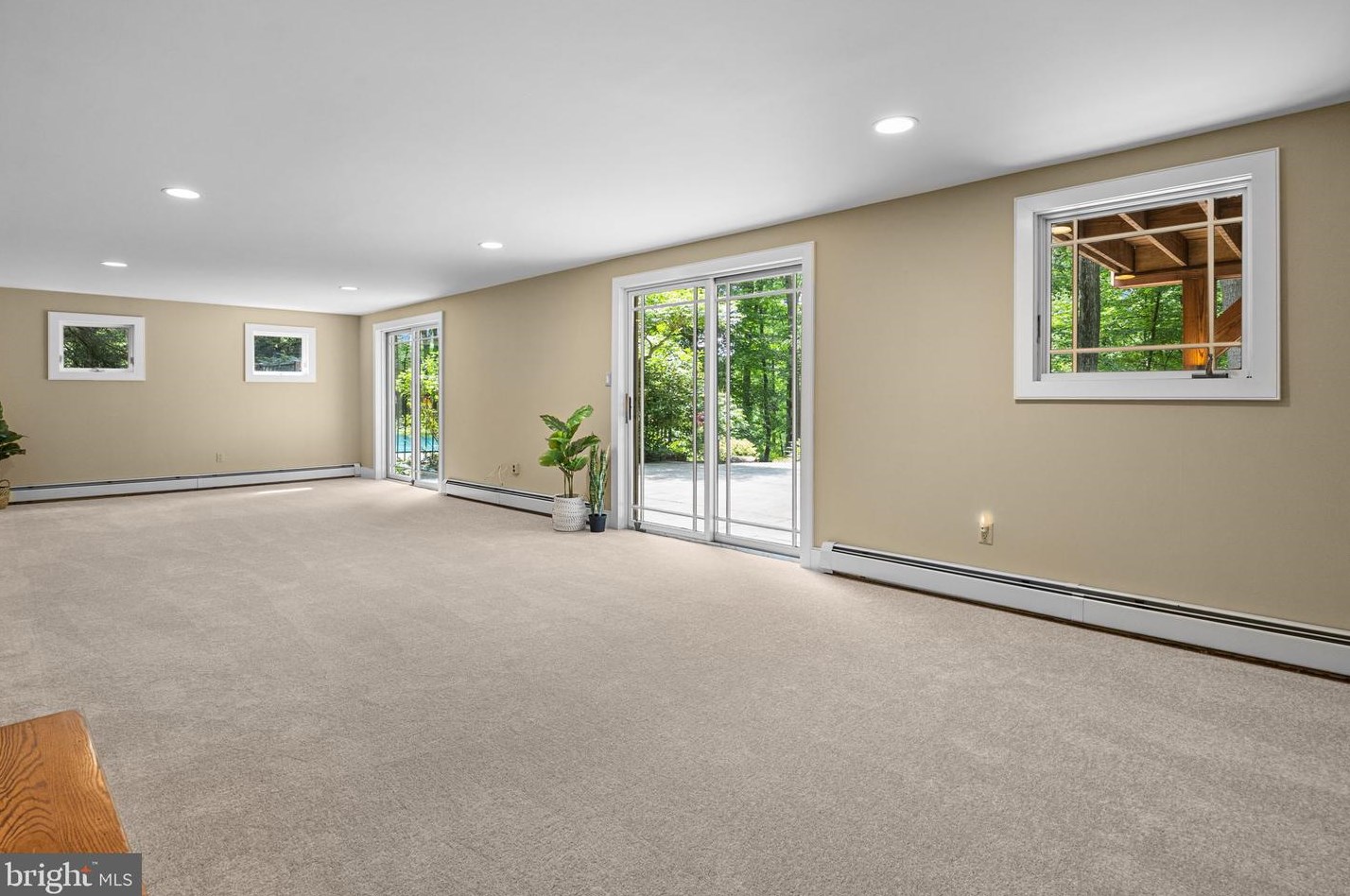 6975 Upper York Rd, New Hope PA  18938-9510 exterior