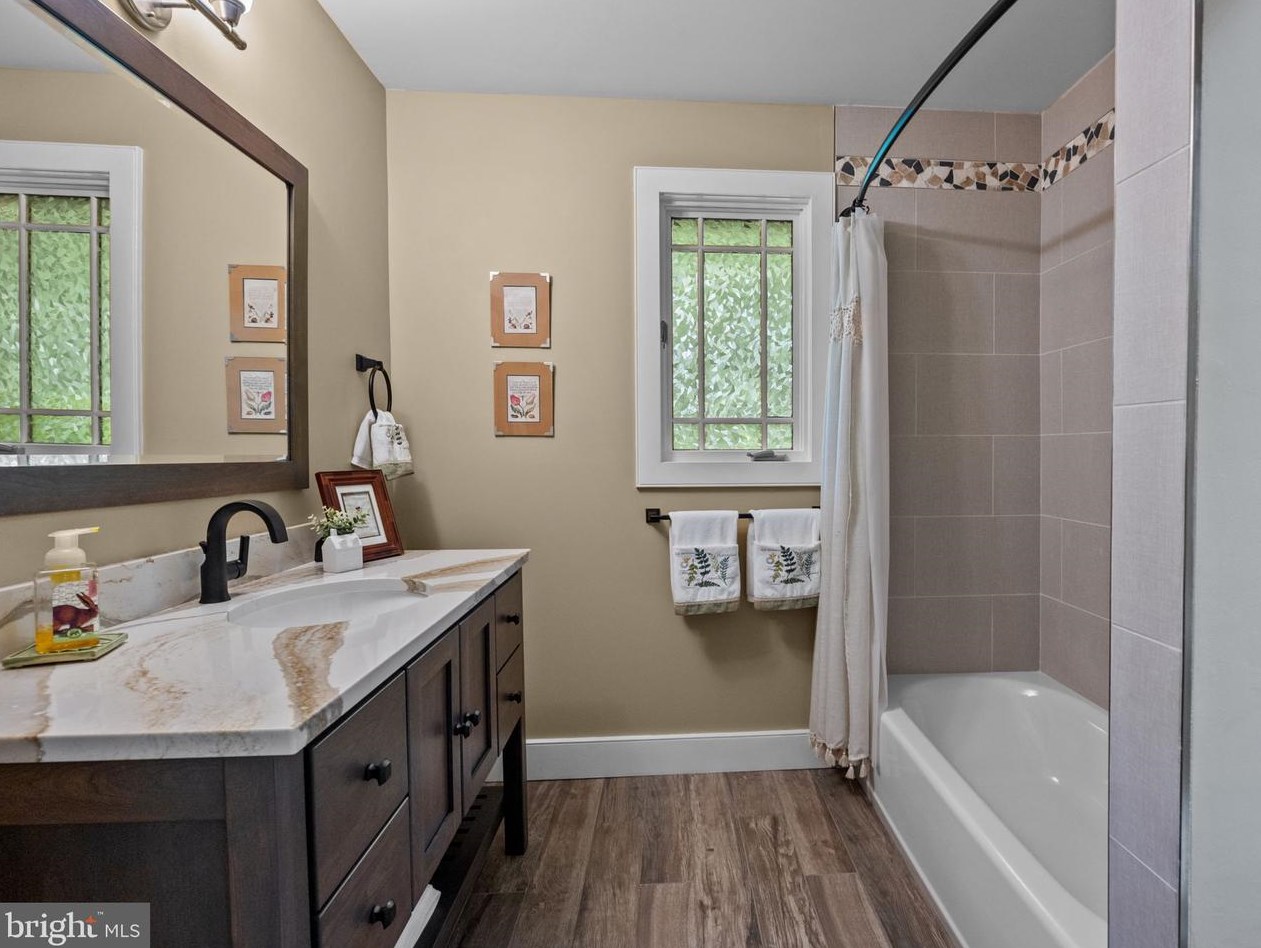 6975 Upper York Rd, New Hope PA  18938-9510 exterior