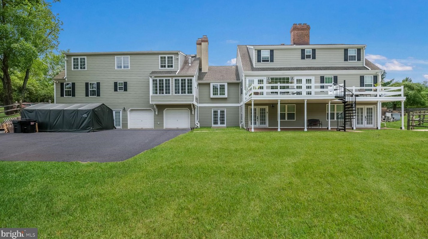 119 Timber Ridge Rd, Upper Makefield PA  18940-2809 exterior