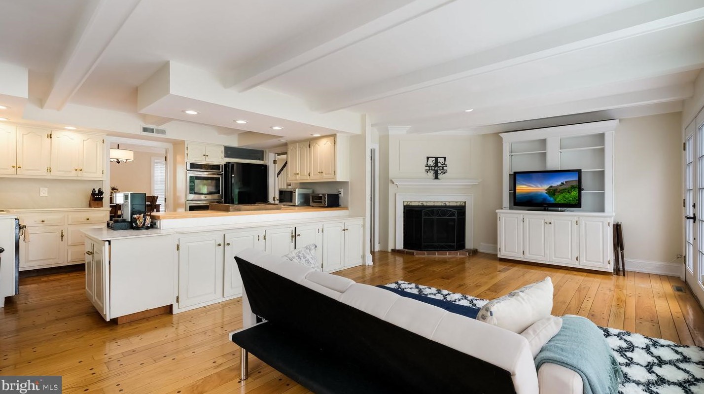 119 Timber Ridge Rd, Upper Makefield PA  18940-2809 exterior