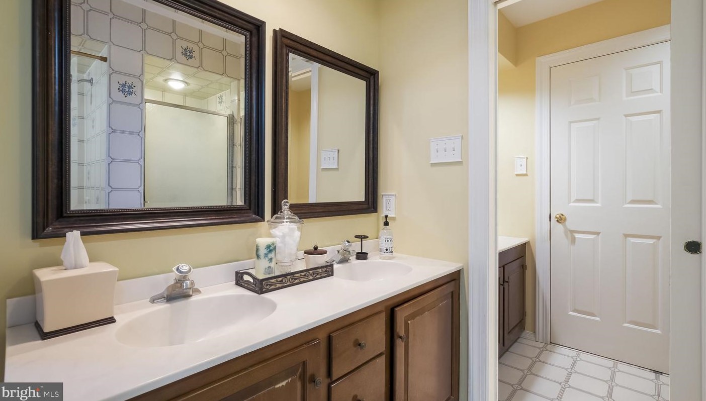 119 Timber Ridge Rd, Upper Makefield PA  18940-2809 exterior