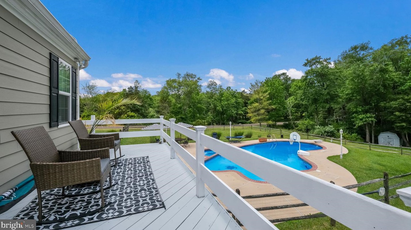 119 Timber Ridge Rd, Upper Makefield PA  18940-2809 exterior