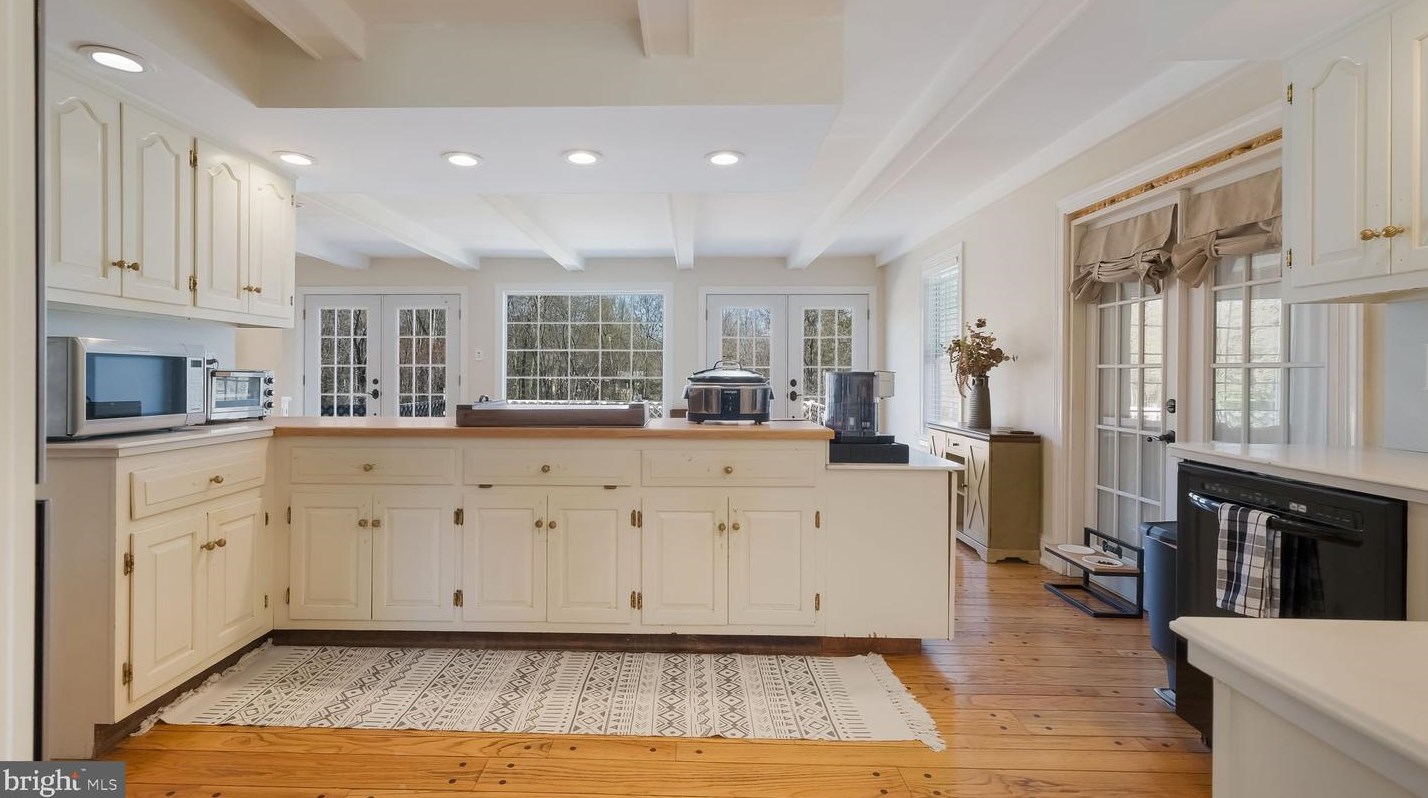 119 Timber Ridge Rd, Upper Makefield PA  18940-2809 exterior