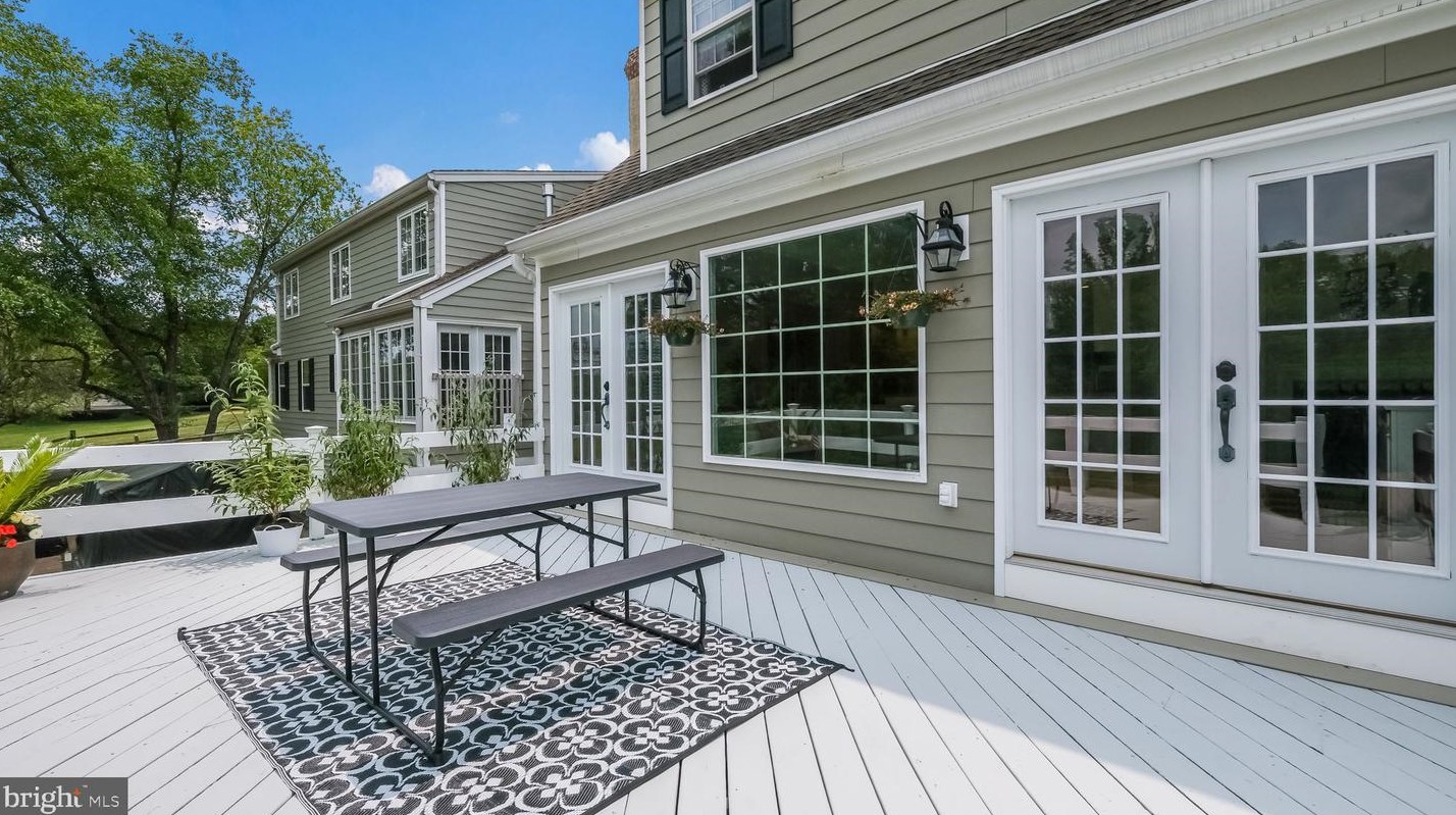 119 Timber Ridge Rd, Upper Makefield PA  18940-2809 exterior